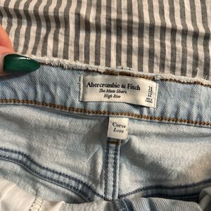 Abercrombie & Fitch The Mom Short